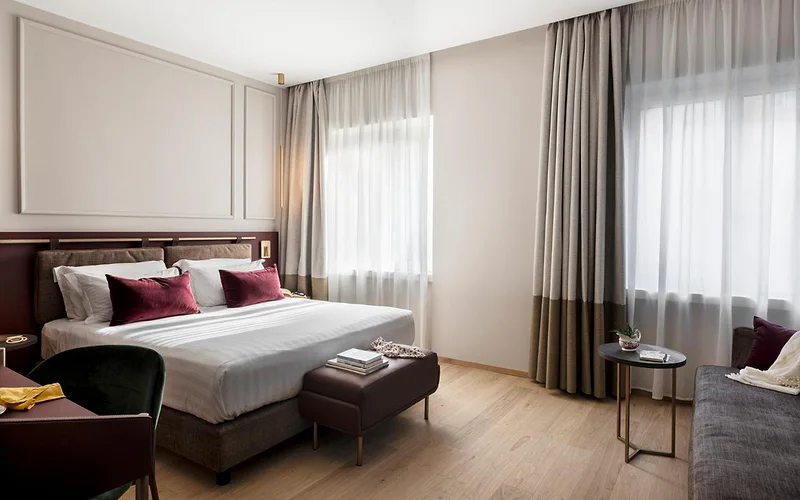 Adoro Hotel