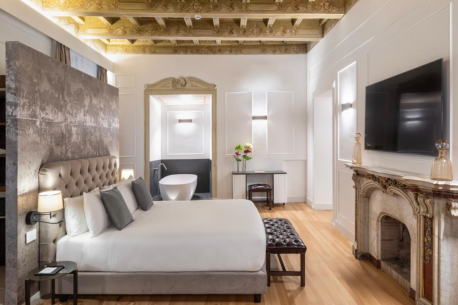 Palazzo Goldoni Condotti Collection photo 3