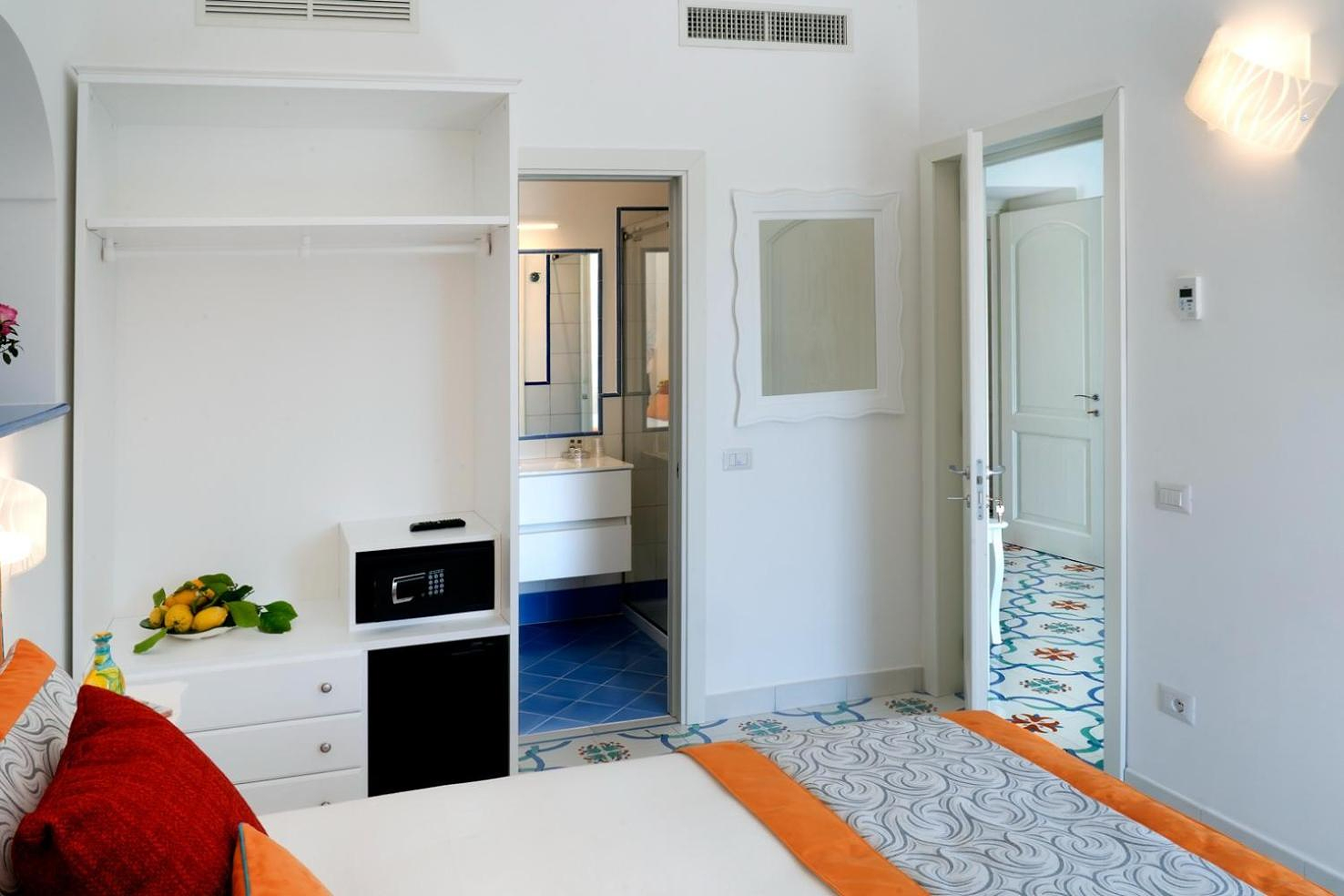 Guesthouse with Suites on the Amalfi Coast - Residence Villa Ruocco near Amalfi - 300sqm Open Terrace near Ravello - Breathtaking View photo 3