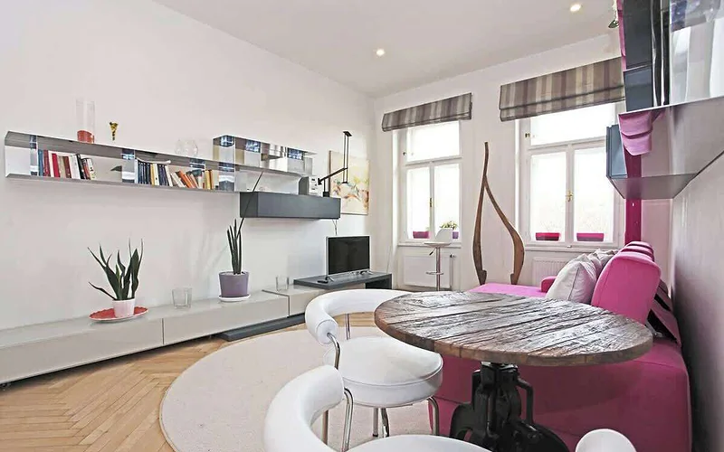 Riverfront Apartment w/ Designer Furnishings &