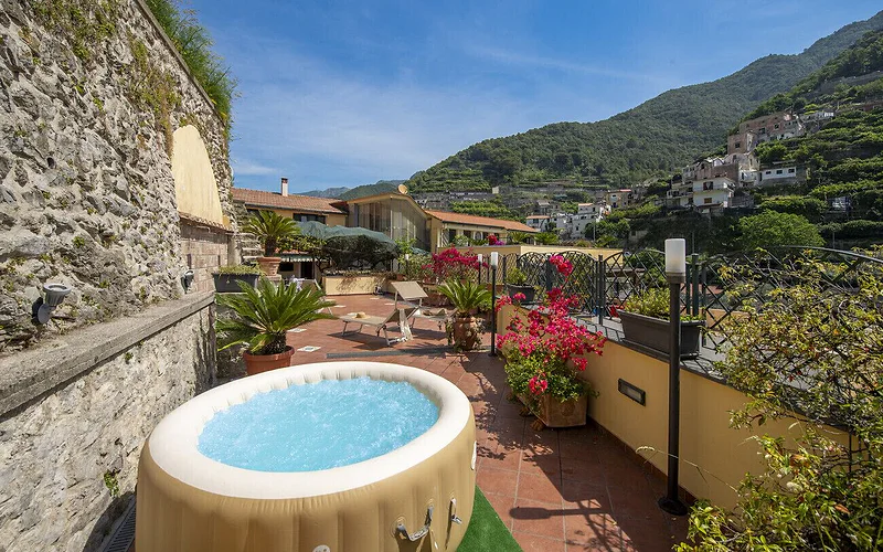 Casa di Trilly - with Hot Tub & Lemon Garden