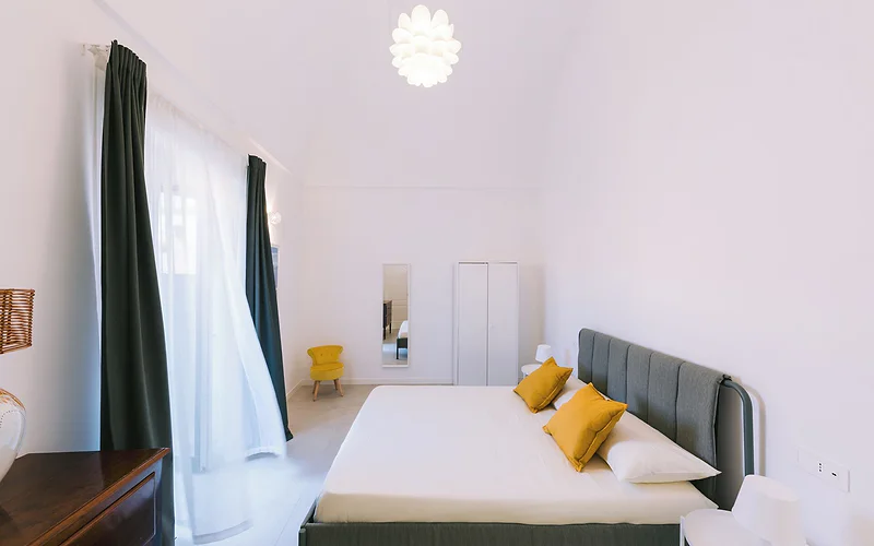 Modern central apartment equipped with every comfort and outdoor area photo 2