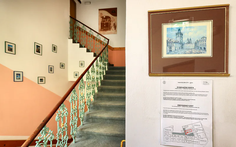 Hotel Golden City Garni photo 2