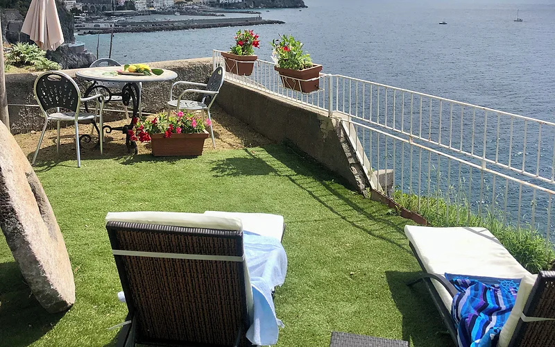 Exclusive abode overlooking the sea just minutes from the center of Amalfi.