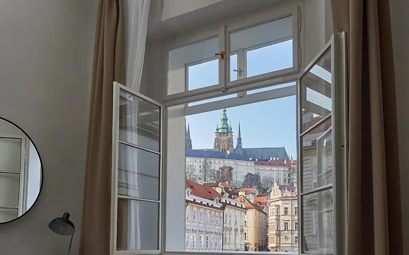 Three Golden Crowns Apartments photo 2
