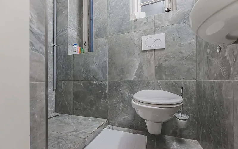 Old Town Walkable Flat + Kitchen + New Bath photo 3