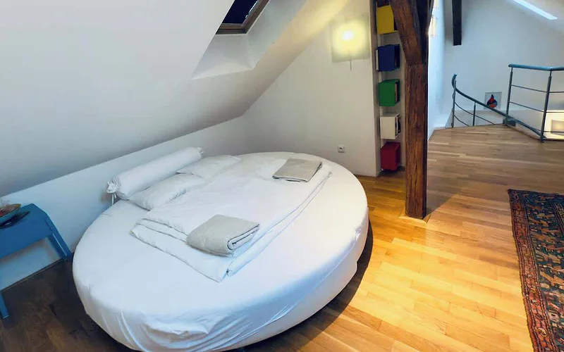 Rooftop Retreat: 15min to Charles Bridge Views photo 2