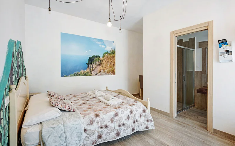 Room 'Camera Sentieri Con Vista Vesuvio' with Mountain View, Wi-Fi and Air Conditioning