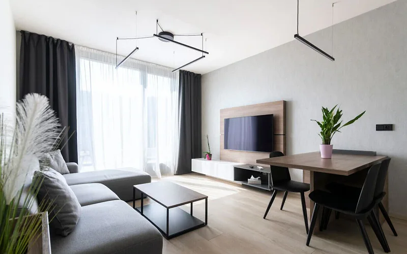 Spacious Top-Floor | A/C, Free Parking, 200Mb WiFi photo 3