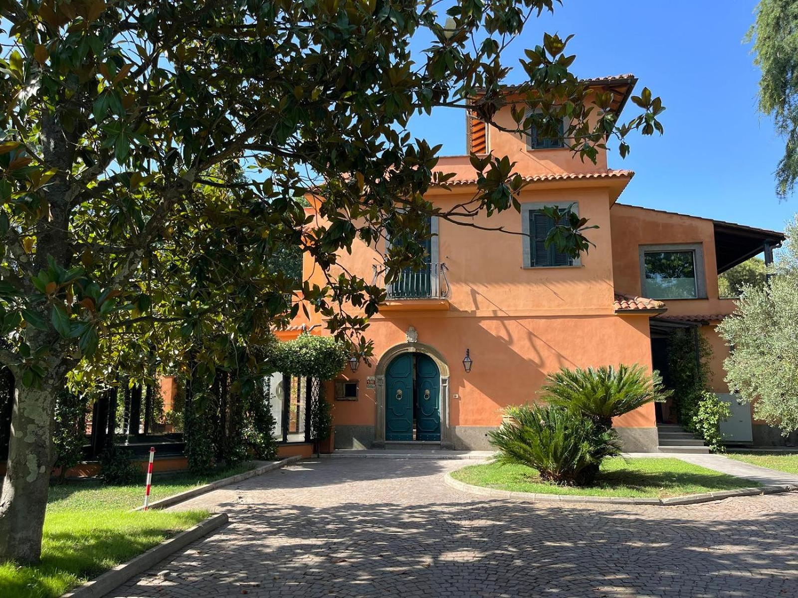 Street scene in Grottarossa