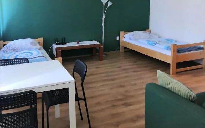 Group and family apartment photo 3