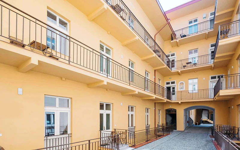 TurnKey | Bright 2BR for Groups up to 12, Prague photo 3