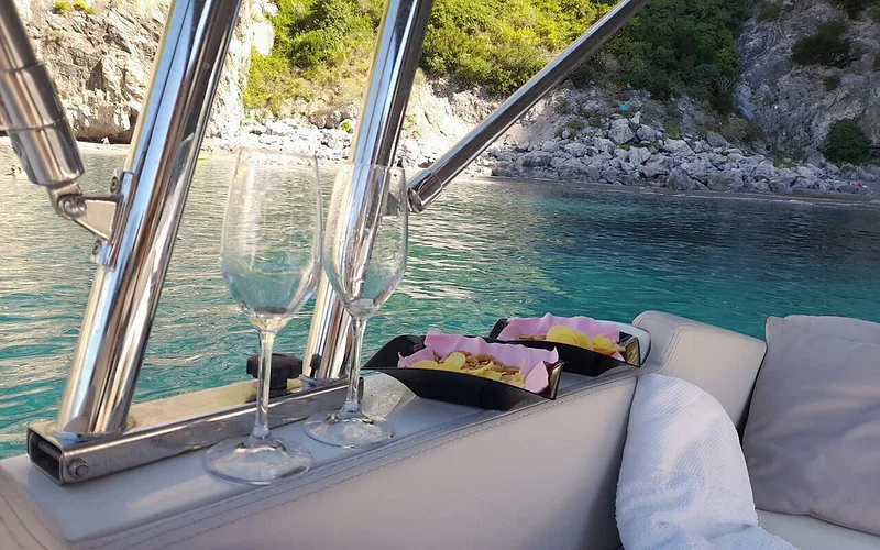 FELICITY - exclusive swimming pool and sea access photo 3