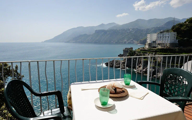 FELICITY - exclusive swimming pool and sea access