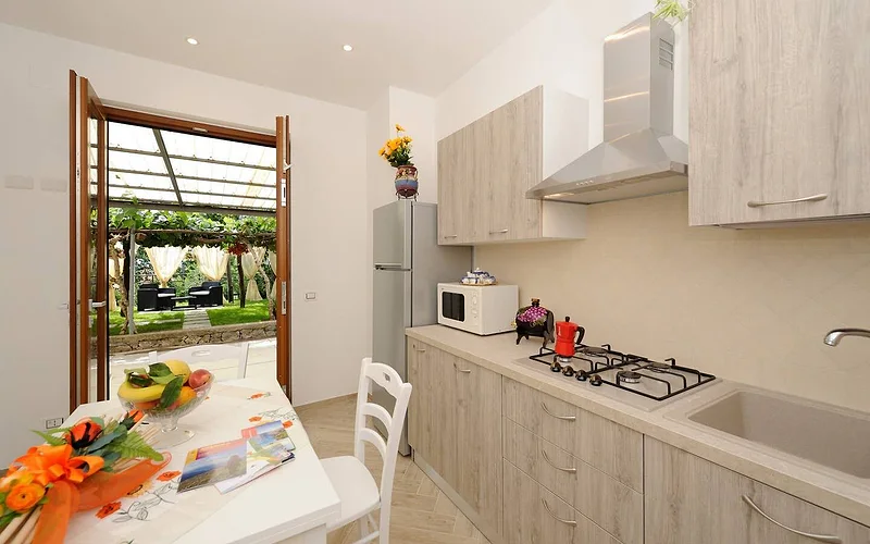 Holiday home surrounded by greenery photo 2