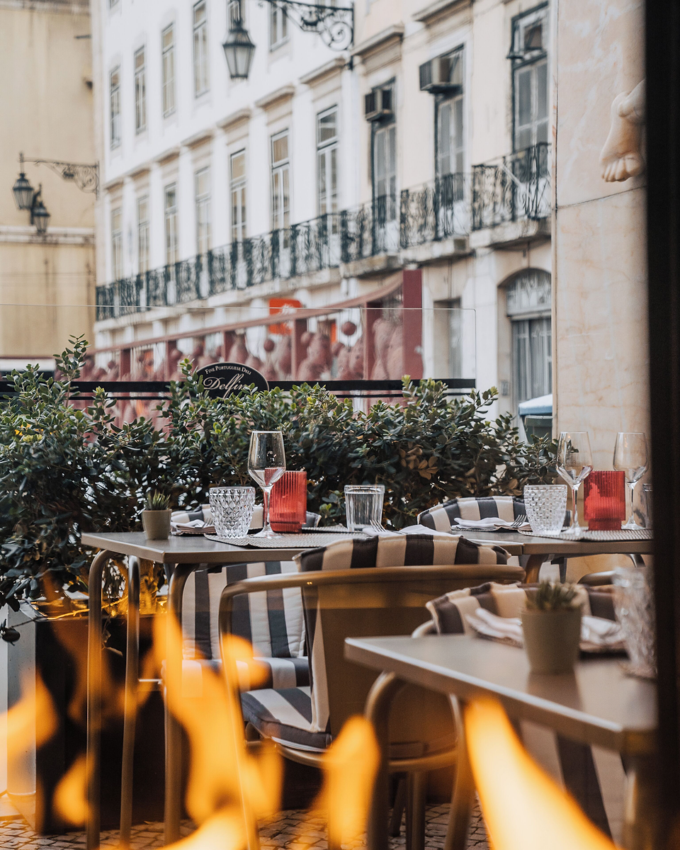 Street scene in Chiado