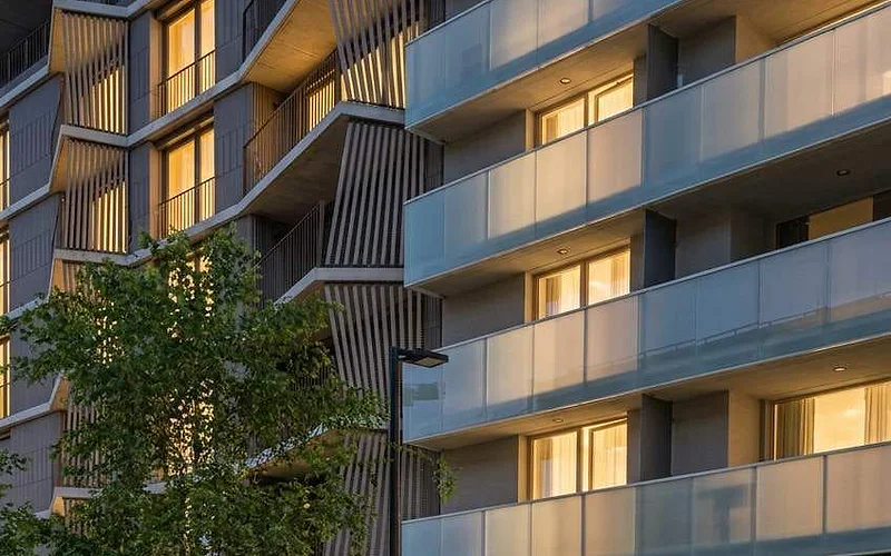 Triple Balcony Residence Apartworld