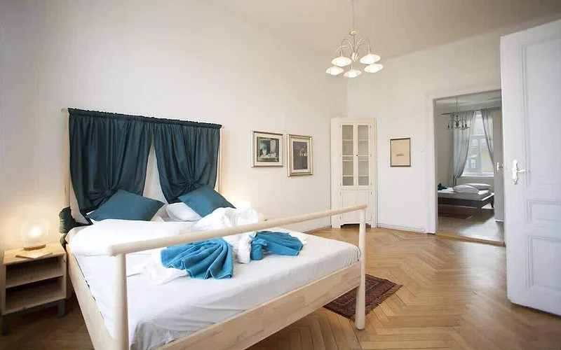 Spectacular Riverview apartment photo 3