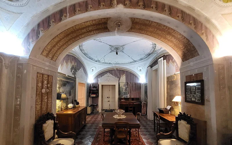 Large apartment in historic villa on Sorrento's peninsula by the Amalfi's coast
