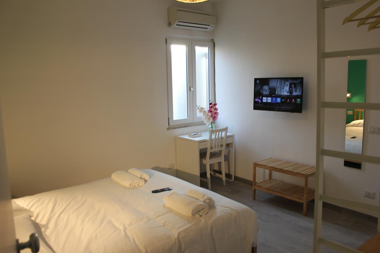 Roman Sunrise Rooms photo 2