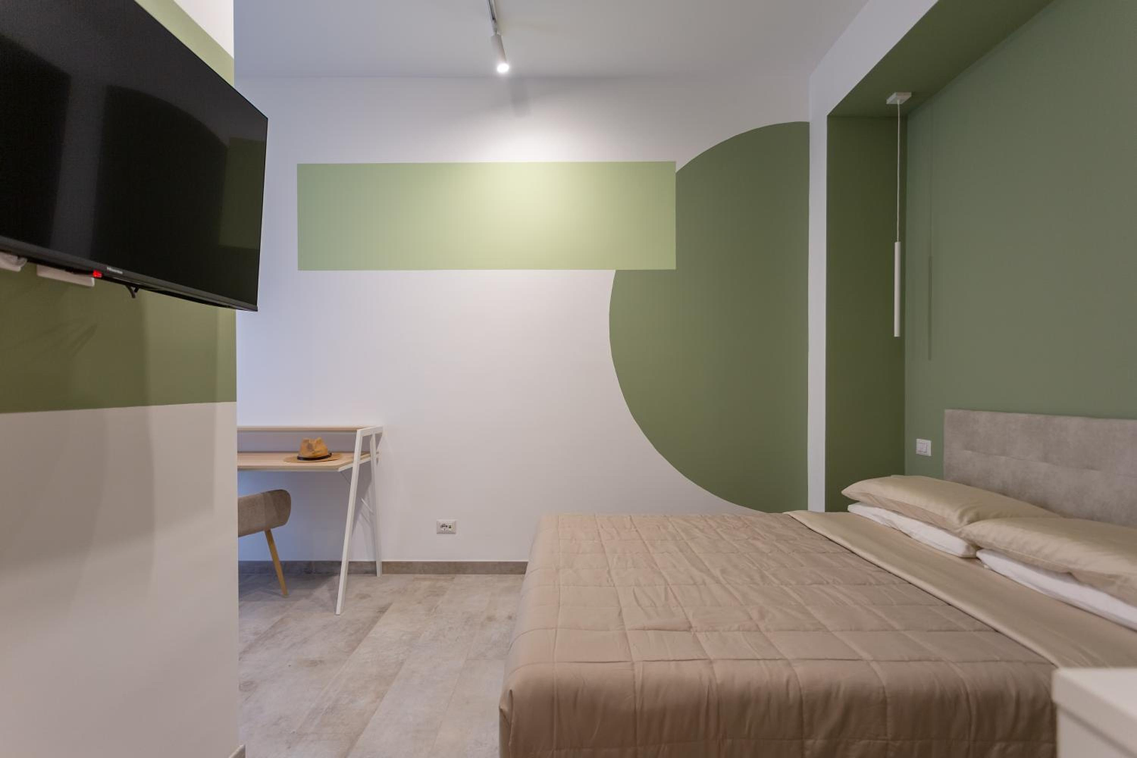 633 APPIA DESIGN ROOM photo 2