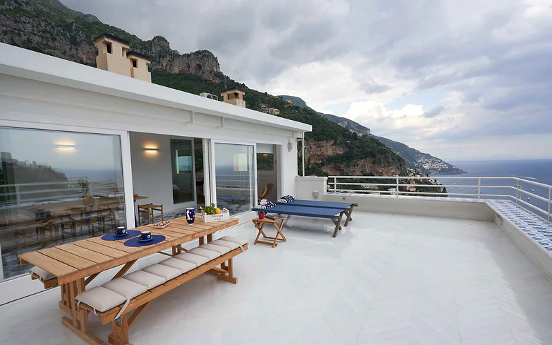 DALU HOUSE. BRIGHT HOUSE WITH TERRACE AND BREATHTAKING VIEWS OF ALL POSITANO