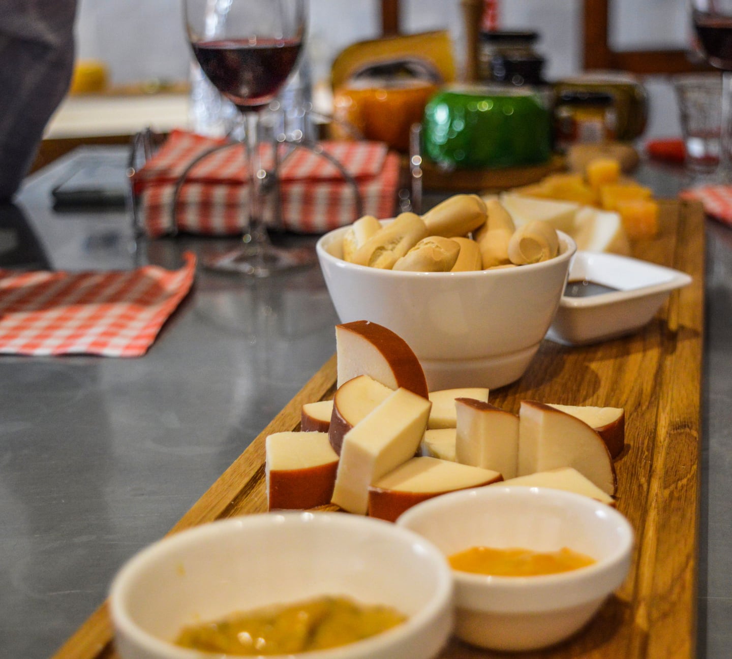 Hotels near Momentos Wine & Cheese