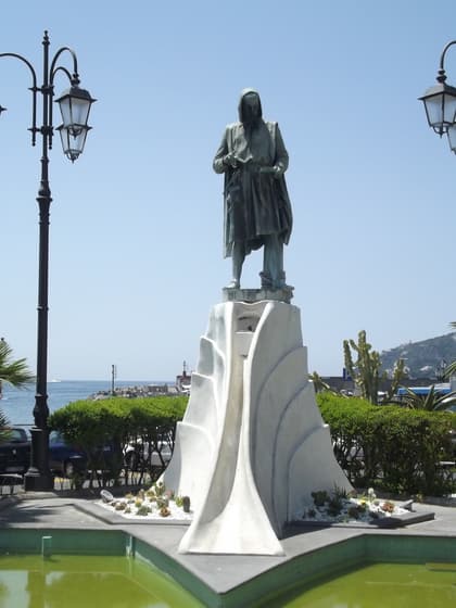 Piazza Flavio Gioia photo 3