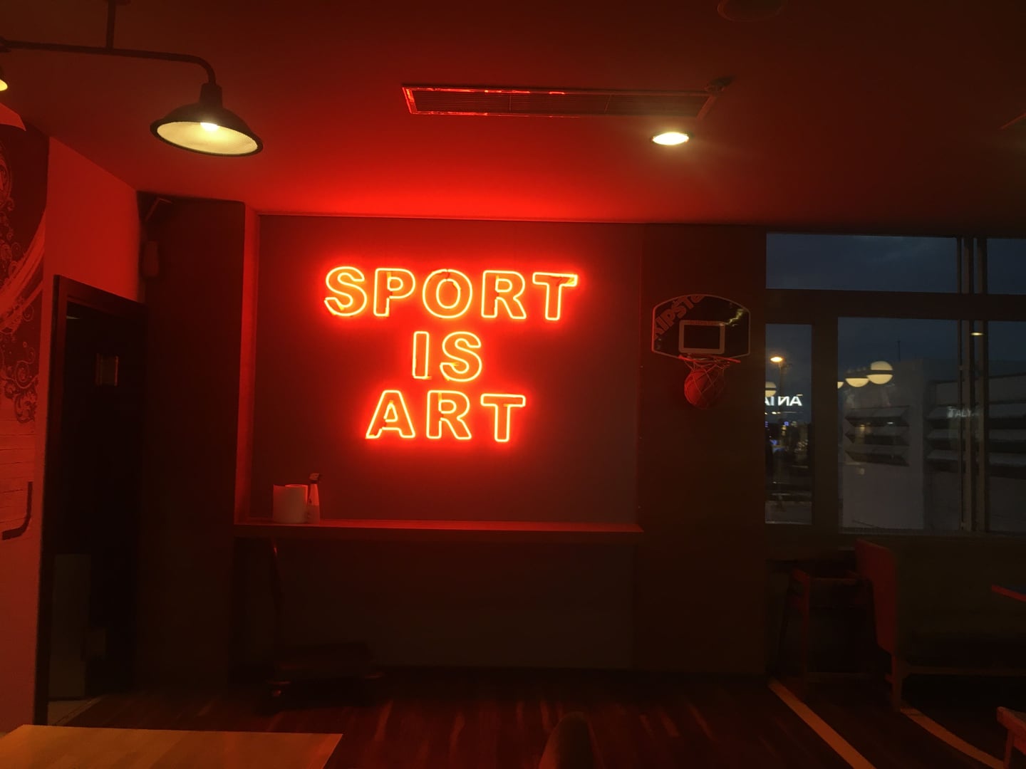 Hotels near The Lounge - Sports Bar and Bistro