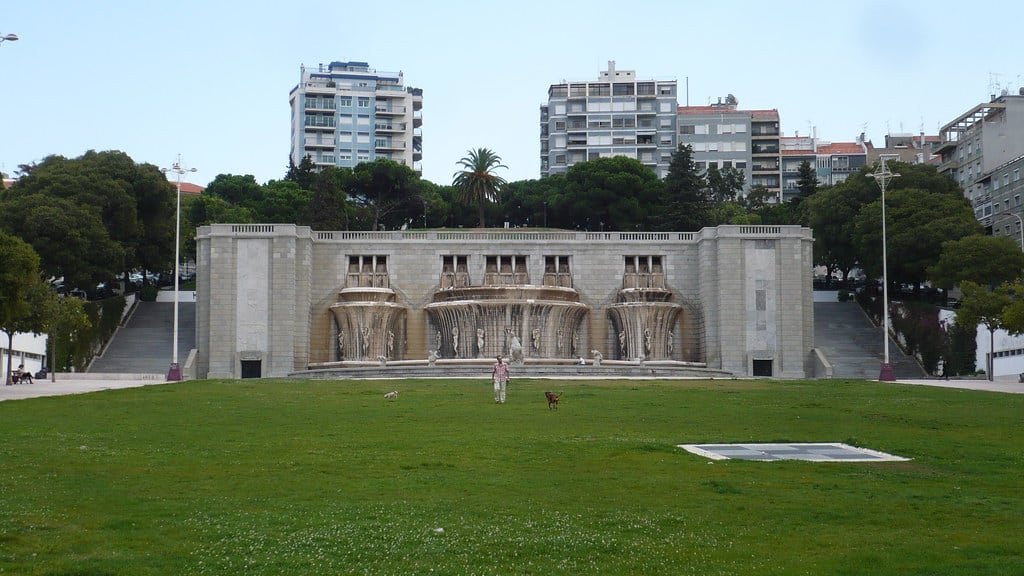 Hotels near Fonte Luminosa