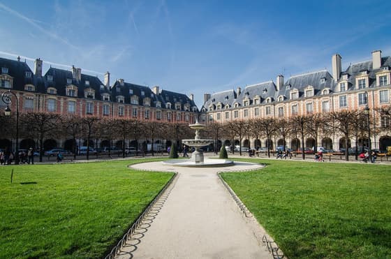 Place des Vosges photo 2