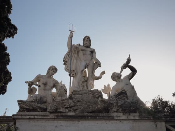 Fountain of Neptune photo 3