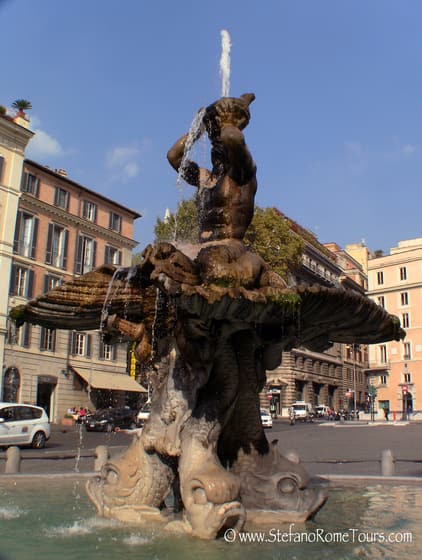 Fontana del Tritone photo 2