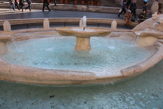 Fontana della Barcaccia photo 3