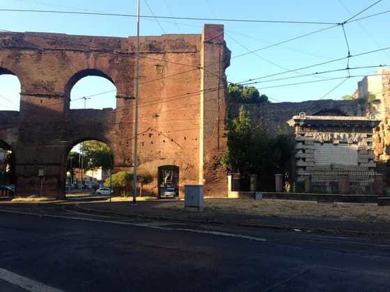 Porta Maggiore photo 3