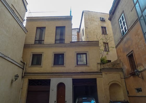 Street scene in Pigna
