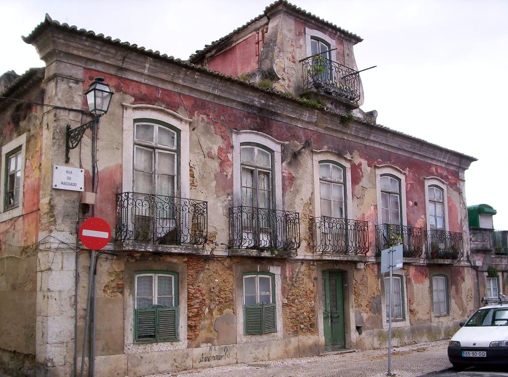Hotels and streets in Carnide, Lisboa
