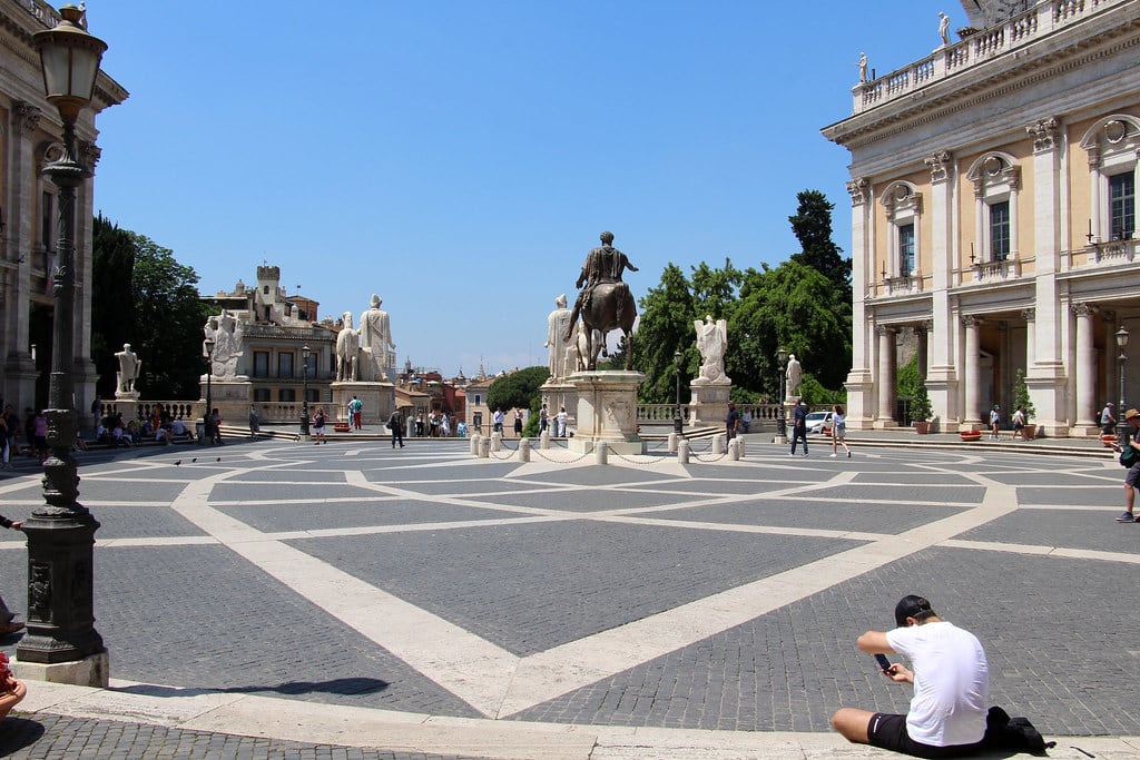 Hotels and streets in Campitelli, Roma